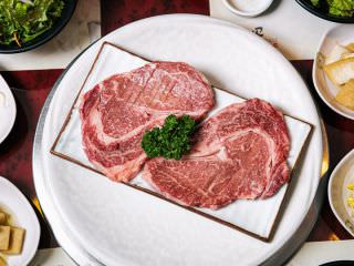 韩牛中最高等级1++的鲜牛外脊