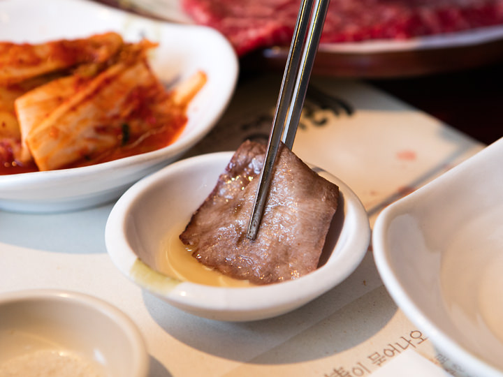 蘸柠檬酱汁品味