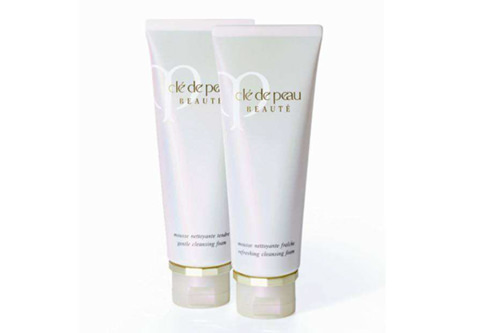 珂丽柏蒂(CPB)泡沫洁面
贵妇级洁面,泡沫丰富绵密,清洁效果有口皆碑。分
滋润型和清爽型。