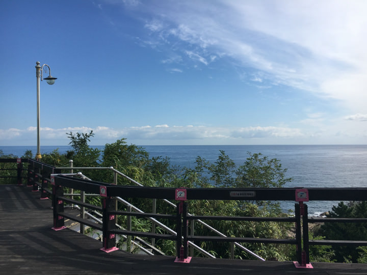 中途眺望大海美景