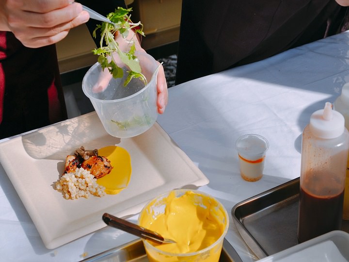 厨师们精心手工制作