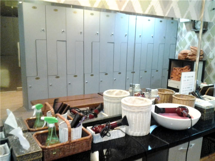 吹整间
里面的吹风机、清洁用品等等可以自由使用