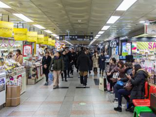 位于明洞和南大门市场之间的“会贤地下购物中心”