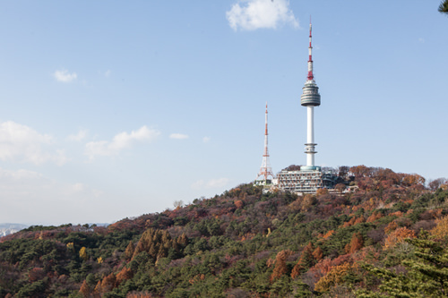 从南侧PHOTO ISLAND展望台看到的N首尔塔