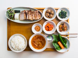 深受爱吃肉星人喜爱的“韩方菜包肉”