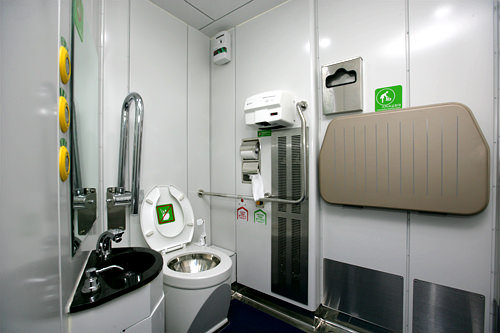 无障碍卫生间内部