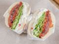 腌三文鱼、蔬菜奶油芝士满满的“诺瓦”三明治