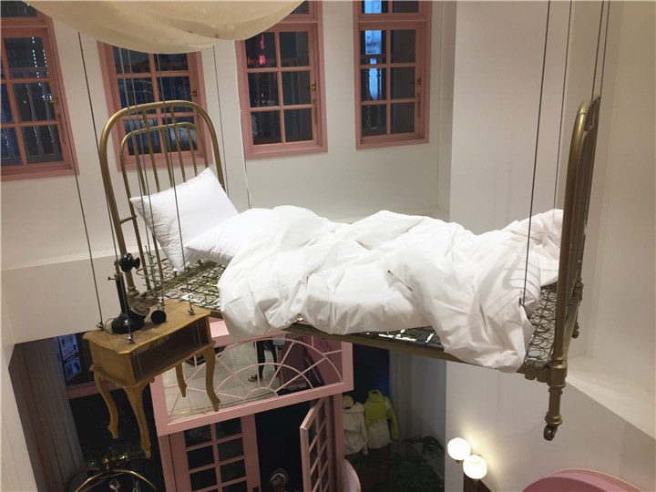 漂浮在天空梦幻床