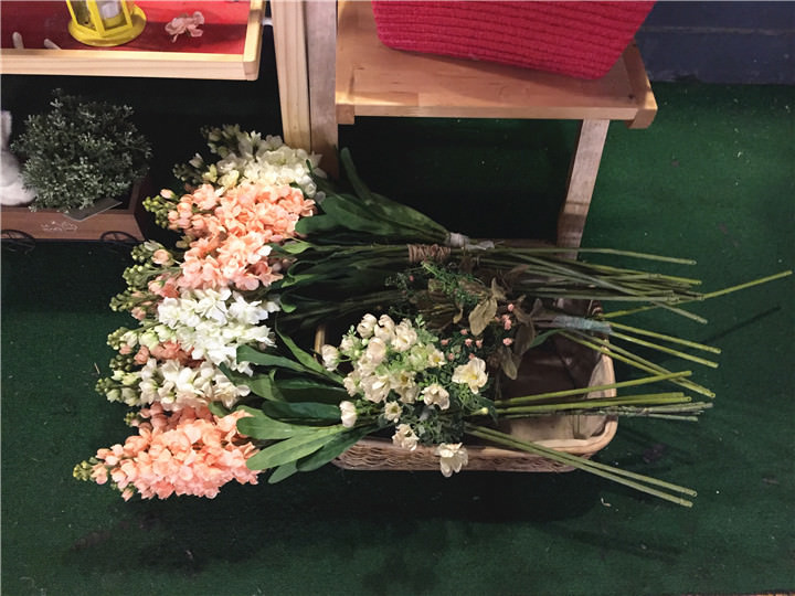 挑选你喜欢花束来拍照