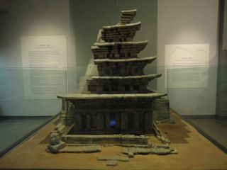 “遗物展示馆”内展出的发掘品