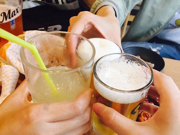 吃炸鸡少不了啤酒