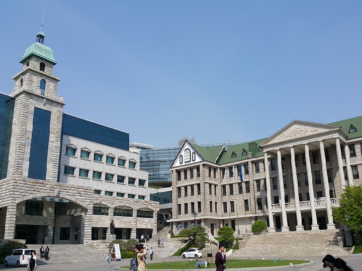 古典与现代结合的校园建筑