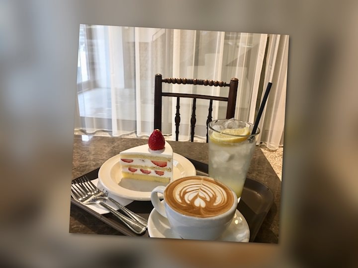 我们点的咖啡和甜点