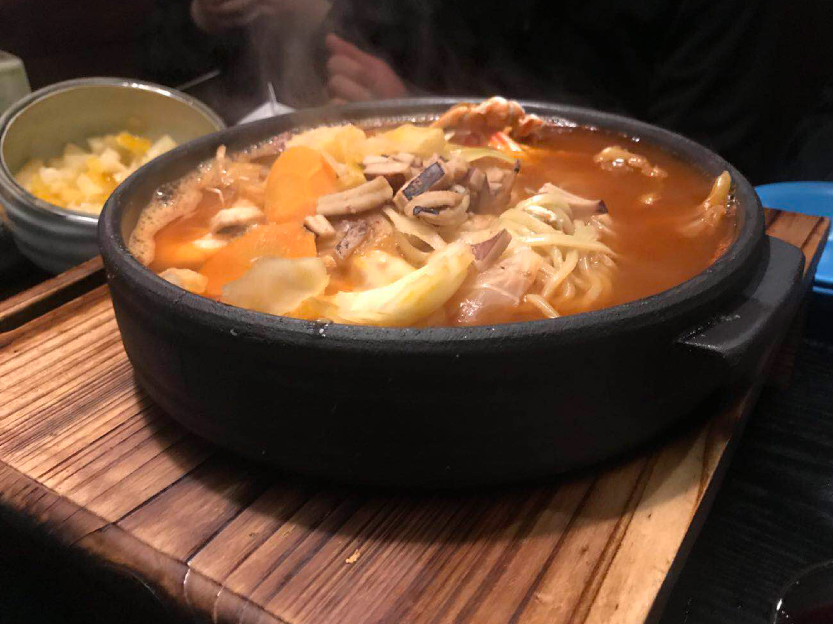 快漫出来的海鲜汤