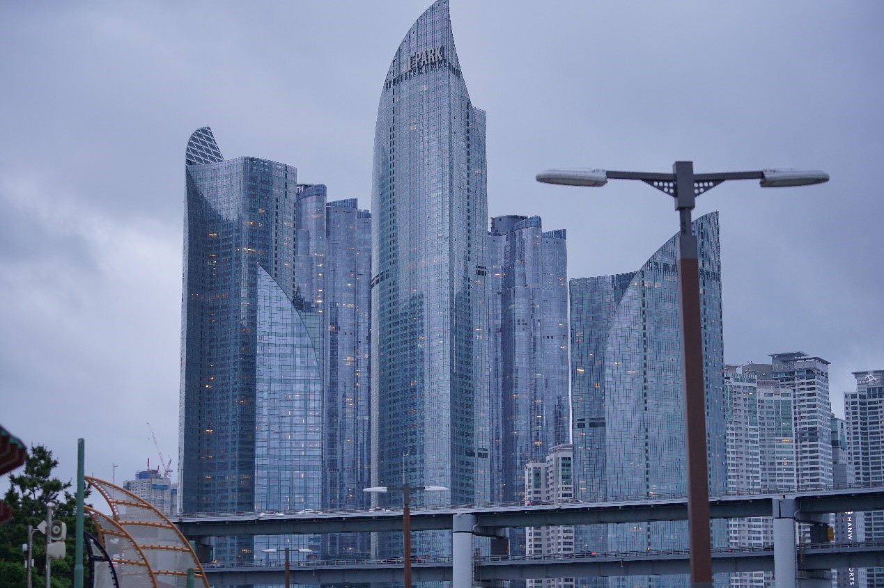 广安大桥和海上城市