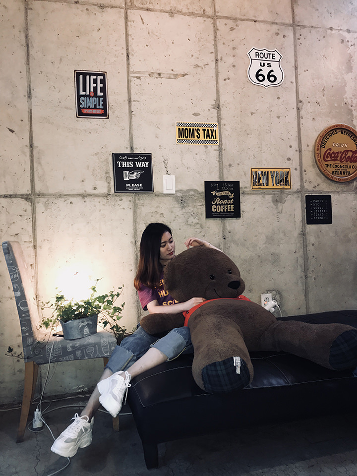 咖啡馆里的大熊