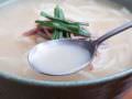 “素面”使用韩牛牛胸肉熬制出的汤底