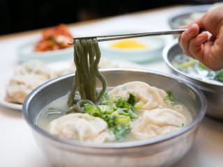 艾草制作的面条