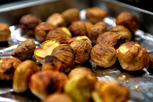 街边零食烤栗子