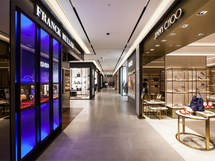 各种人气品牌集中的8层