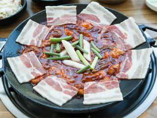 最受欢迎的“小章鱼炒五花肉”