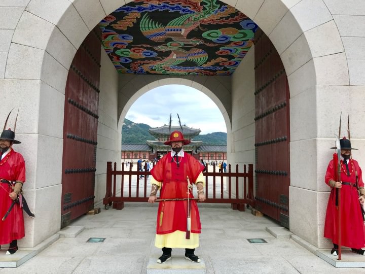 光华门门口的侍卫