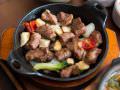 “梅花肉定食”深受外国游客的喜爱