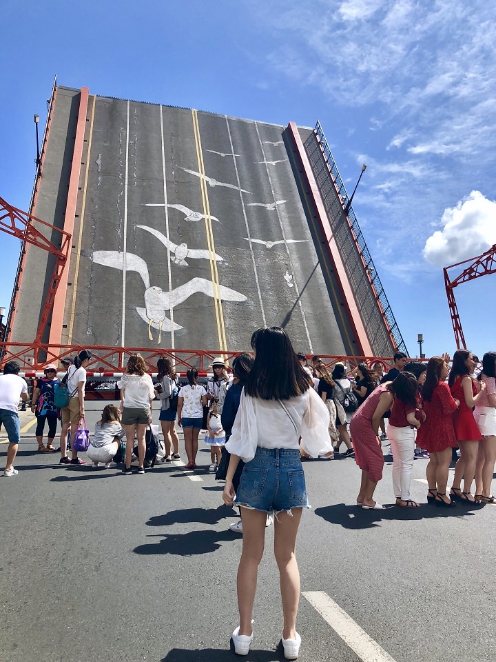 桥面升起最高的时候