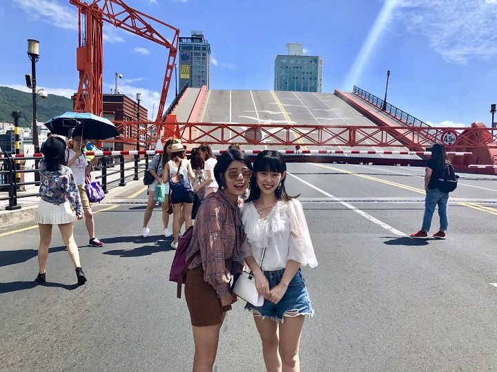 拍照的时候桥面已经缓缓下降