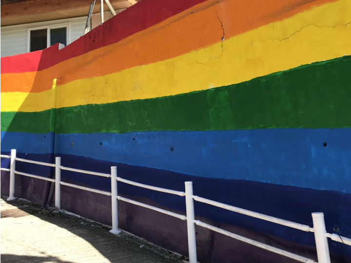 滋满壁画村的一道彩虹