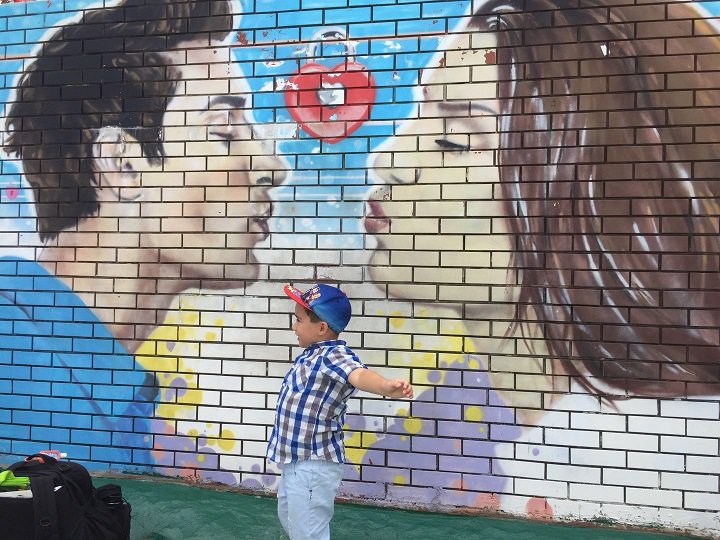 咦,这个小胖子是怎么回事呢~