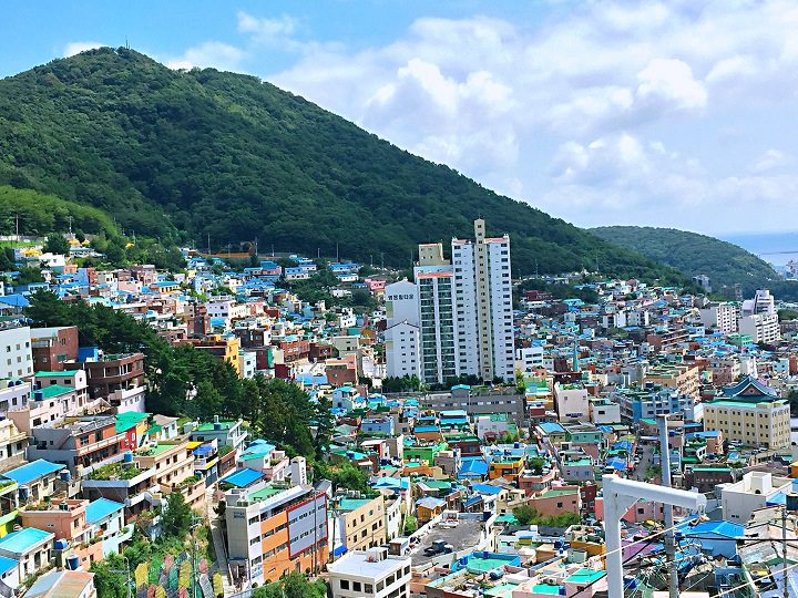 走进这个穿着童话外衣的村镇