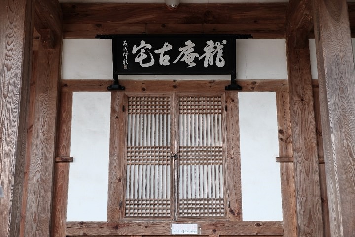 很想知道屋里是个怎样的布局~