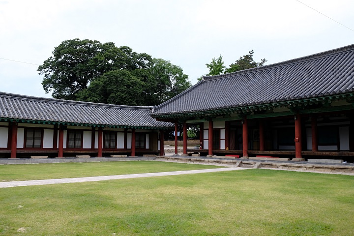 偌大的院子,当时候想必是学者们互相探讨儒学的地方吧。