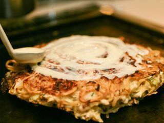 浇上特制的酱料