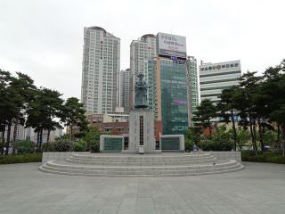 忠臣“宋象贤”的铜像