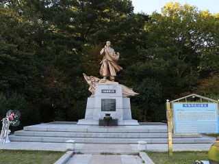 公园内有许多纪念铜像  </br> ※照片提供: 釜山市釜山镇区厅文化观光科