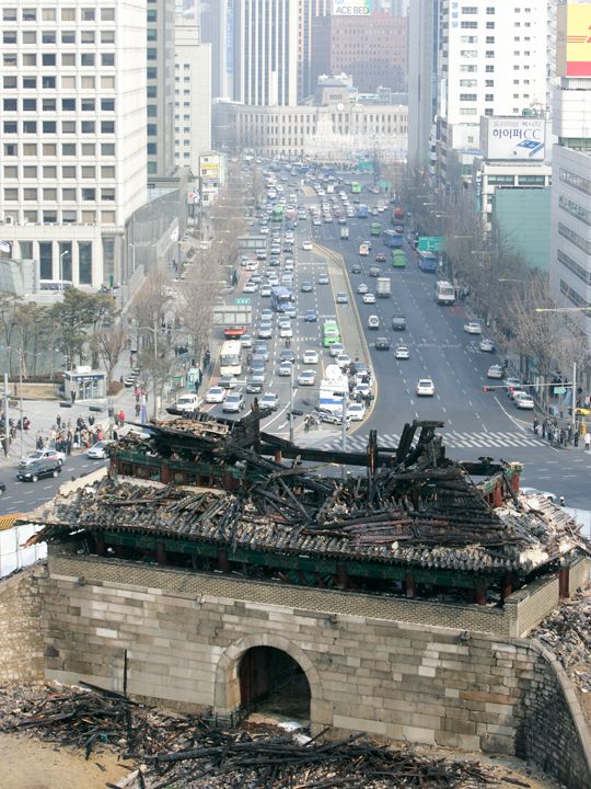 火灾之后的崇礼门(2008年02月11日)