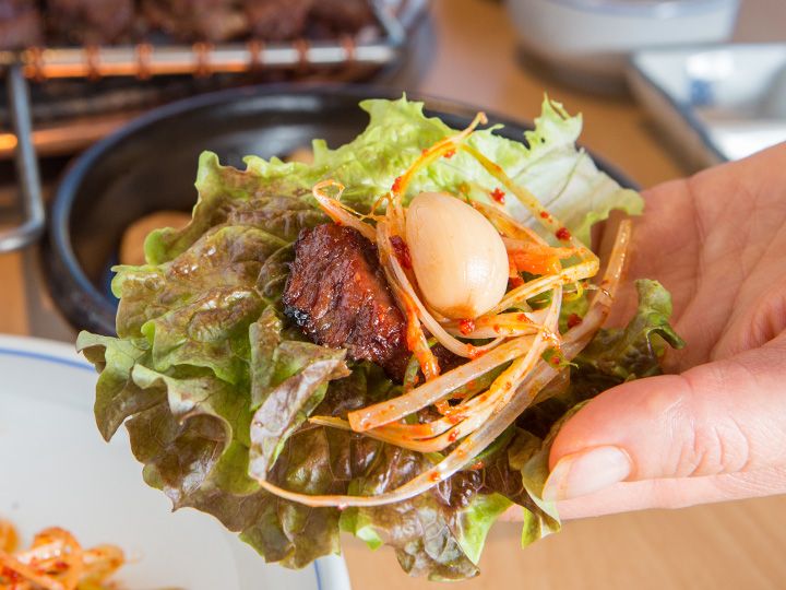 用生菜裹上超级美味!