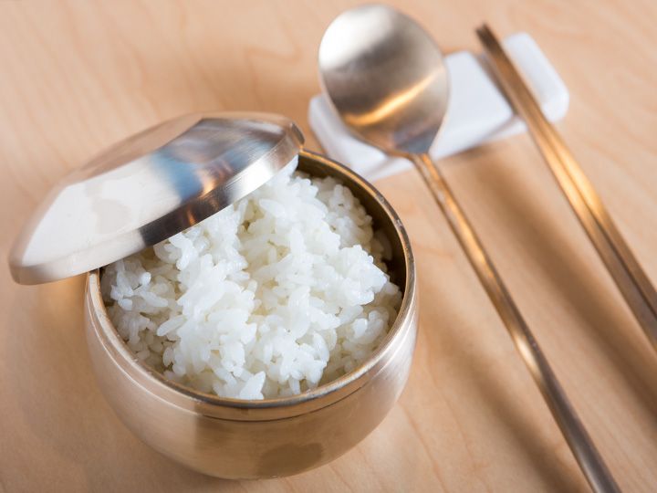 以前贵族们专用的餐具,特殊材质使米饭口感更佳