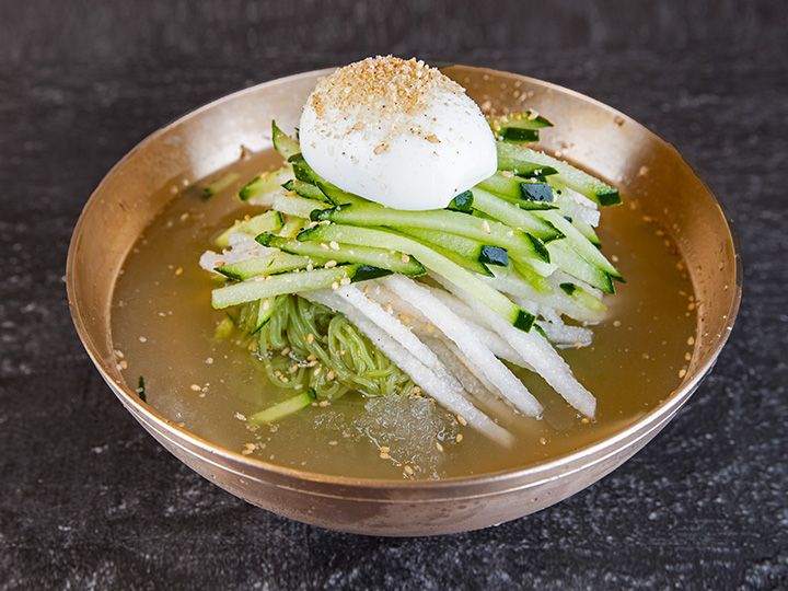 有梅子香的爽口冷面