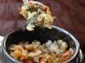 满满的鱼籽、紫菜和饭的组合