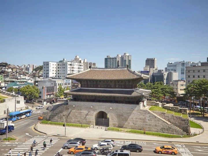 购物街・东大门地区残留的古老城门