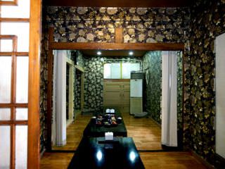 坐在地上吃饭对韩国人来说已经习以为常