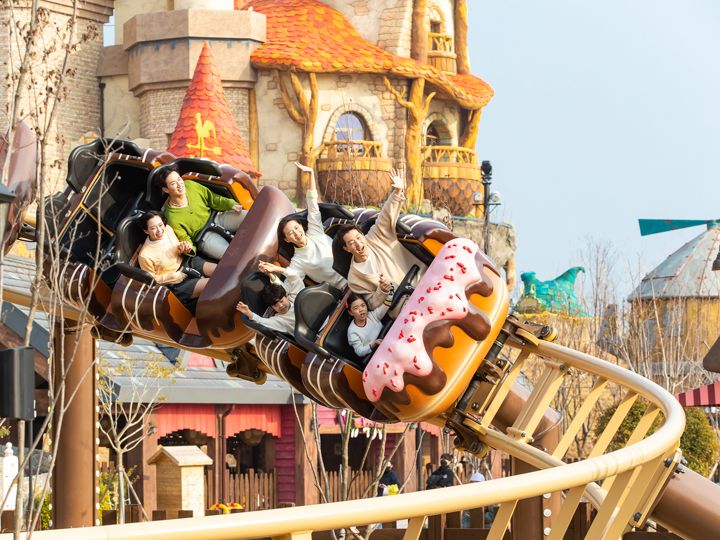 饼干列车
乘坐饼干模样的列车,向着饼干工厂前进吧!