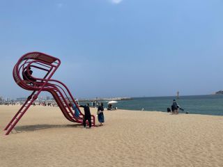 到了可游泳时间，会有救生员