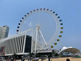 束草海水浴场的摩天轮“束草眼”