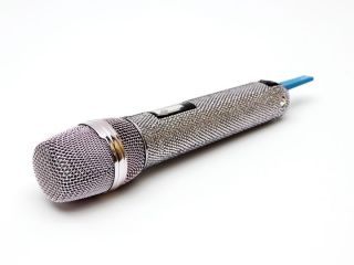 Jimin(朴智旻)的麦克风</br>※照片提供：Glowe