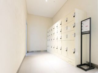 物品保管箱，行李多的话可以寄存后再入场参观