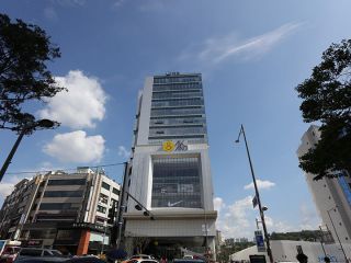 展馆位于地铁弘大入口站4、5号口出来即是的弘大AK&百货店4层